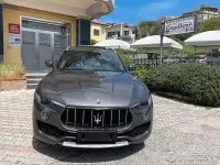 Usata Maserati Levante 275 CV (202 kW) 2017 Grigio SUV