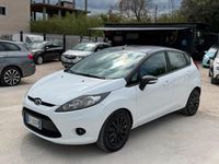 Usata Ford Fiesta 71 CV (52 kW) 2011 Bianco Utilitaria