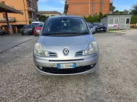 Usata Renault Grand Modus 101 CV (74 kW) 2011 Argento Monovolume