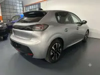 Usata Peugeot 208 Allure 101 CV (74 kW) 2024 Grigio Utilitaria