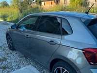 Usata VW Polo R-line 95 CV (69 kW) 2018 Grigio Utilitaria