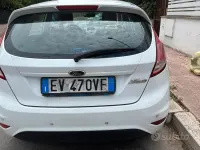 Usata Ford Fiesta 75 CV (55 kW) 2014 Bianco Utilitaria