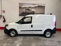 Usata Fiat Doblò S 105 CV (77 kW) 2022 Bianco Monovolume