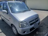 Usata Opel Agila 60 CV (44 kW) 2005 Grigio Monovolume