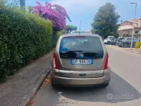 Usata Lancia Musa 95 CV (69 kW) 2008 Oro Monovolume