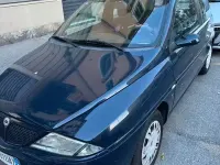 Usata Lancia Ypsilon 60 CV (44 kW) 2002 Bluazzurro Utilitaria