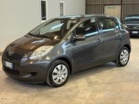Usata Toyota Yaris Sol 69 CV (50 kW) 2009 Grigio Utilitaria