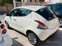 Usata Lancia Ypsilon Silver 69 CV (50 kW) 2012 Bianco Utilitaria
