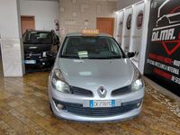 Usata Renault Clio II 85 CV (62 kW) 2005 Argento Berlina