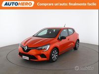 Usata Renault Clio V Equilibre 65 CV (47 kW) 2023 Arancione Berlina