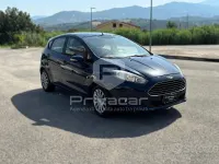 Usata Ford Fiesta 75 CV (55 kW) 2015 Bluazzurro Utilitaria