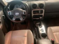 Usata Jeep Cherokee 163 CV (119 kW) 2006 Grigio SUV