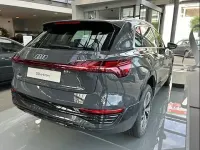 Usata Audi Q8 e-tron Advanced Plus 250 kW (340 CV) 2023 Grigio SUV