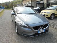 Gebraucht Volvo V40 Business Edition 120 PS (88 kW) 2017 Grau Limousine