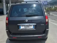 Usata Lancia Phedra 128 CV (94 kW) 2003 Grigio Monovolume