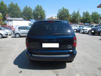 Usata Chrysler Voyager 150 CV (110 kW) 2005 Blu Monovolume