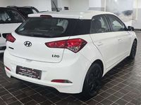 Usata Hyundai i20 75 CV (55 kW) 2016 Alpine white Berlina