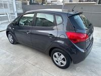 Usata Kia Venga 90 CV (66 kW) 2018 Grigio Utilitaria