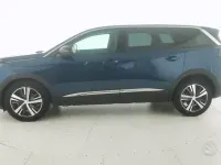 Usata Peugeot 5008 Allure 131 CV (96 kW) 2022 Blu metallizzato SUV