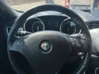 Usata Alfa Romeo Giulietta Distinctive 170 CV (125 kW) 2011 Bianco pastello Utilitaria