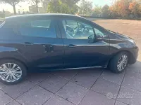 Usata Peugeot 208 Allure 82 CV (60 kW) 2018 Grigio Utilitaria