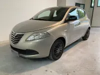 Usata Lancia Ypsilon 69 CV (50 kW) 2014 Grigio Utilitaria