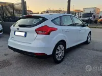 Usata Ford Focus 95 CV (69 kW) 2017 Bianco pastello Berlina