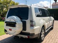 usata Mitsubishi Pajero station wagon