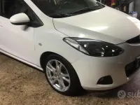 Usata Mazda 2 68 CV (50 kW) 2008 Bianco Utilitaria
