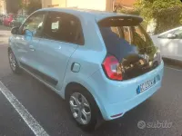 Usata Renault Twingo 30 kW (42 CV) 2021 Bluazzurro Utilitaria
