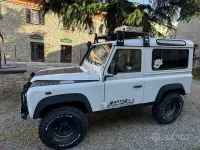 Usata Land Rover Defender 122 CV (89 kW) 2001 Bianco Station wagon