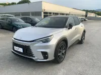 Usata Lexus LBX 91 CV (66 kW) 2024 Argento SUV