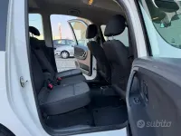 Usata Skoda Roomster 69 CV (50 kW) 2012 Bianco Monovolume