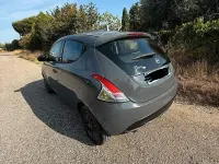 Usata Lancia Ypsilon 69 CV (50 kW) 2015 Grigio Utilitaria