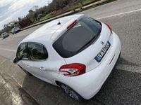 Usata Peugeot 208 Allure 82 CV (60 kW) 2015 Utilitaria