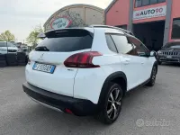 Usata Peugeot 2008 GT-line 110 CV (80 kW) 2017 Bianco SUV