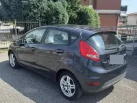 Usata Ford Fiesta 90 CV (66 kW) 2009 Grigio Utilitaria