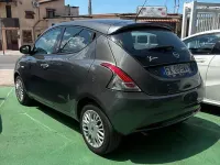 Usata Lancia Ypsilon Silver 69 CV (50 kW) 2017 Grigio Utilitaria