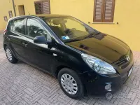 Usata Hyundai i20 Comfort 78 CV (57 kW) 2010 Nero Utilitaria