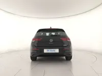 Usata VW Golf VIII Life 110 CV (80 kW) 2024 Grenadill black metallizzato Berlina