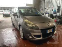 Usata Renault Scénic III Dynamique 110 CV (80 kW) 2011 Grigio Monovolume