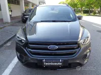 Usata Ford Kuga ST-Line 120 CV (88 kW) 2019 Magnetic grey SUV