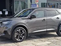 Usata Peugeot 2008 Allure 131 CV (96 kW) 2023 Grigio SUV