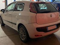 Usata Fiat Punto Active 69 CV (50 kW) 2011 Berlina