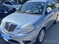 Usata Lancia Ypsilon 60 CV (44 kW) 2004 Grigio Utilitaria