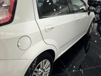 Usata Fiat Punto Lounge 85 CV (62 kW) 2014 Bianco Utilitaria