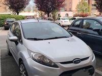 Usata Ford Fiesta 95 CV (69 kW) 2013 Grigio Utilitaria