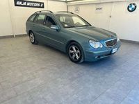 Usata Mercedes C220 Classic 143 CV (105 kW) 2003 Blu Station wagon
