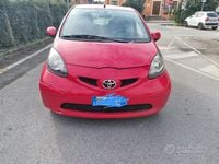 Usata Toyota Aygo 67 CV (49 kW) 2006 Rosso Utilitaria