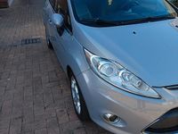 Usata Ford Fiesta 80 CV (58 kW) 2012 Grigio Utilitaria